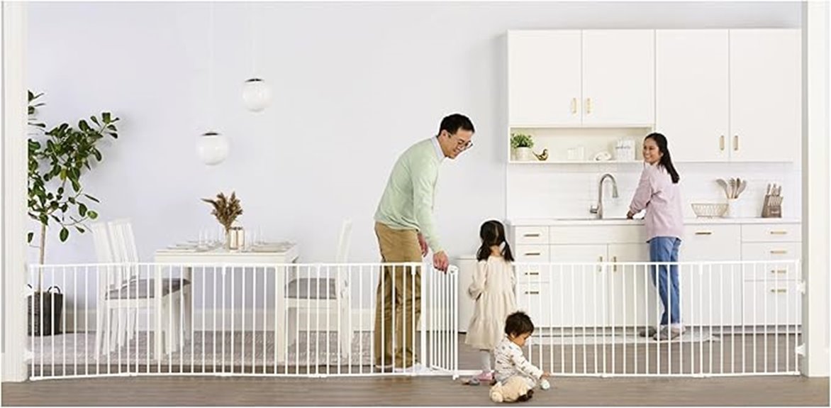 large adjustable baby gate